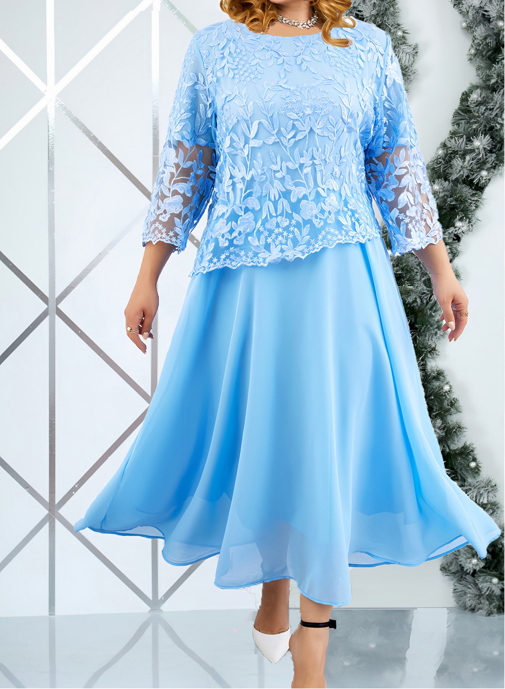 Women's Lace Overlay Maxi Dress — view 2